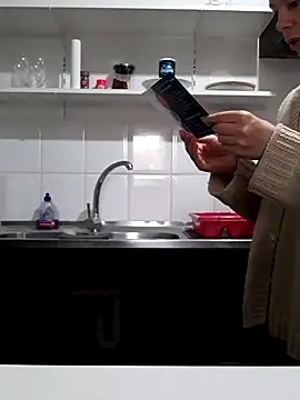 Moi Lina online show from 11/05/25, 02:06