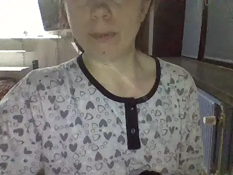 Snapshot of Moi_Lina chatting on 12/01/25, 12:37 Moi Lina online show from 12/01/25, 12:37