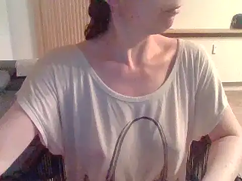 Moi Lina online show from 07/17/26, 10:58