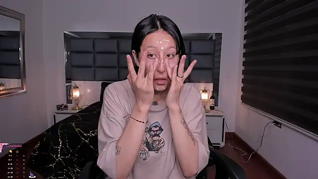 Mariana Joness online show from 11/08/25, 02:01