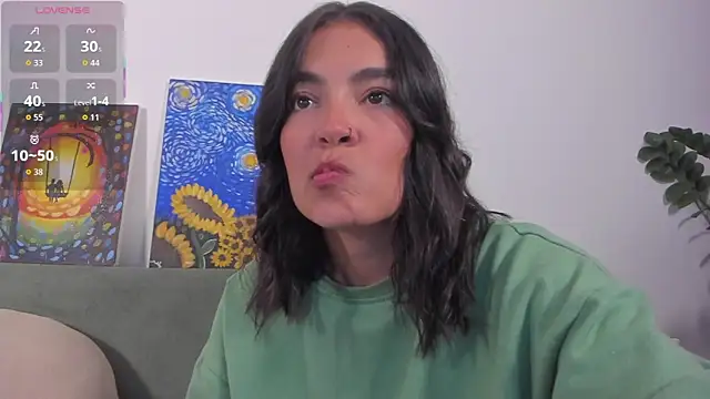 TIFFANYRUSSO online show from 04/10/26, 05:45