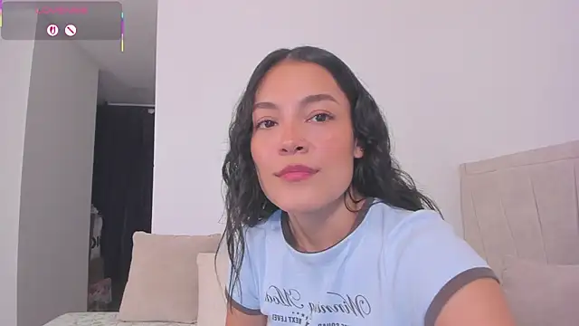 Snapshot of TIFFANYRUSSO chatting on 07/27/26, 05:36 TIFFANYRUSSO online show from 07/27/26, 05:36