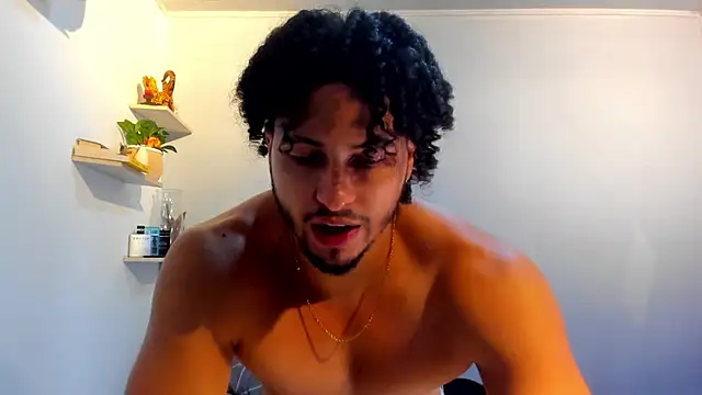 Snapshot of Kris_Khalifa69 chatting on 05/20/26, 01:01 Kris Khalifa69 online show from 05/20/26, 01:01