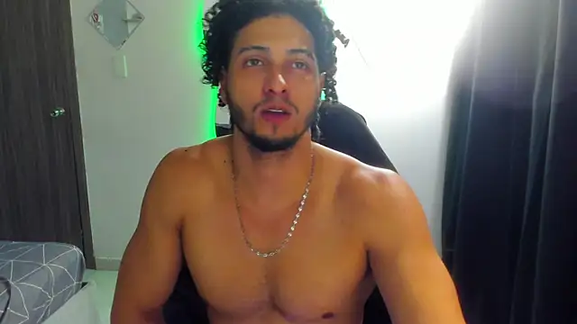 Snapshot of Kris_Khalifa69 chatting on 06/09/26, 02:01 Kris Khalifa69 online show from 06/09/26, 02:01
