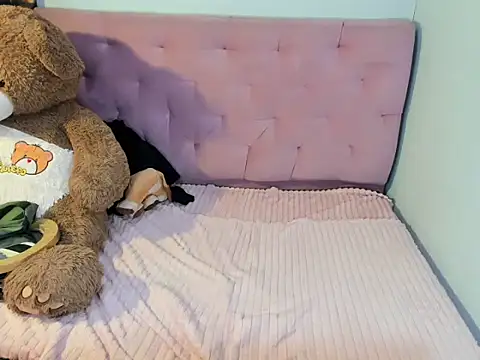 GiannaGoddes online show from 11/15/25, 04:14