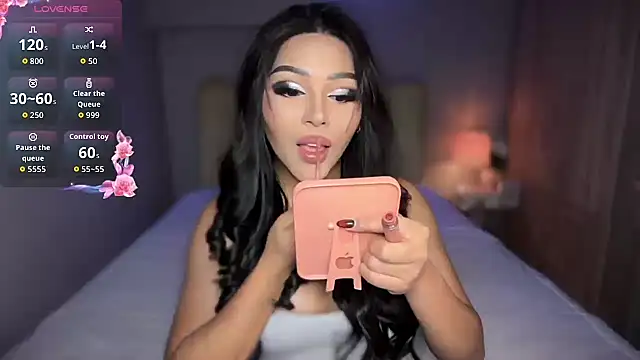 Snapshot of shantal_r0mance chatting on 01/09/26, 10:44 shantal r0mance online show from 01/09/26, 10:44