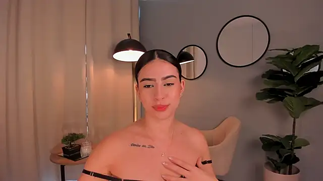 LiaPearce online show from 01/13/25, 05:23