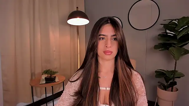 LiaPearce online show from 02/11/25, 01:41