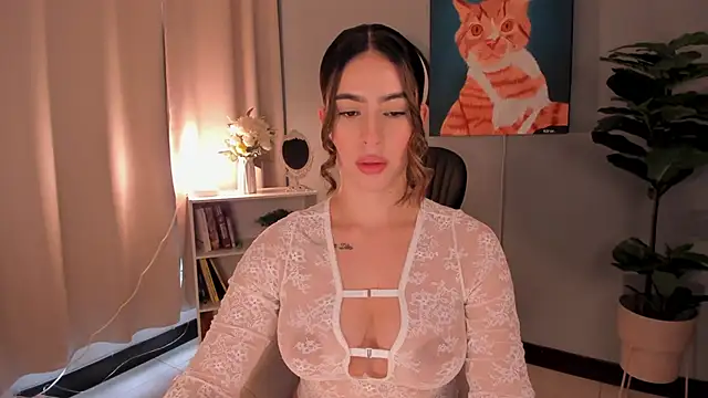 LiaPearce online show from 10/27/25, 12:20