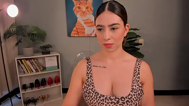 Snapshot of LiaPearce chatting on 04/30/26, 01:17 LiaPearce online show from 04/30/26, 01:17