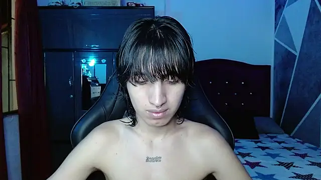 Snapshot of littlextreme chatting on 07/24/26, 03:59 littlextreme online show from 07/24/26, 03:59