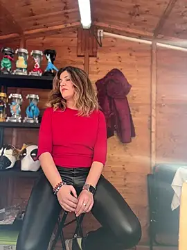 DaisyVibesss online show from 12/29/24, 01:38