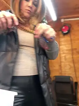 DaisyVibesss online show from 01/04/25, 09:43