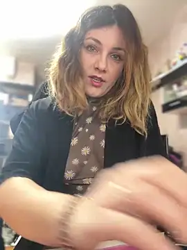 DaisyVibesss online show from 01/10/25, 08:40