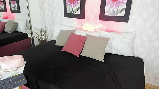 EmilySumer online show from 11/27/25, 09:06