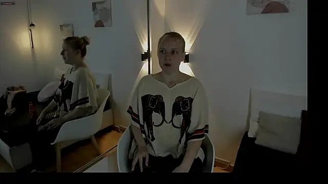 EmilySumer online show from 03/29/26, 08:42