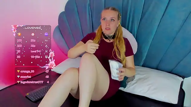 Snapshot of EmilySumer chatting on 07/05/26, 05:20 EmilySumer online show from 07/05/26, 05:20