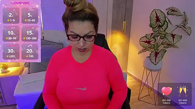 gisela27 online show from 05/18/26, 12:55