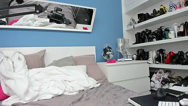 izzy-mendosa online show from 01/08/26, 06:16