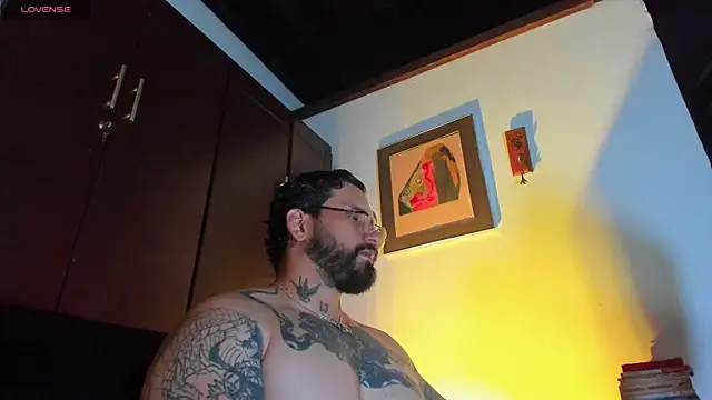 Snapshot of CamiloGray_ chatting on 04/28/26, 02:00 CamiloGray online show from 04/28/26, 02:00