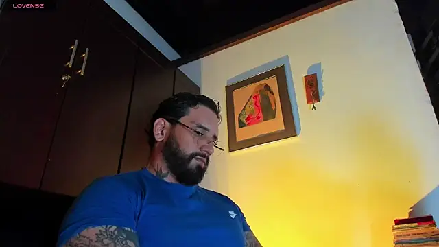 Snapshot of CamiloGray_ chatting on 05/05/26, 01:52 CamiloGray online show from 05/05/26, 01:52