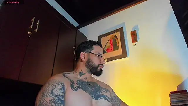 Snapshot of CamiloGray_ chatting on 05/11/26, 01:39 CamiloGray online show from 05/11/26, 01:39
