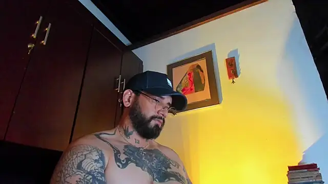 Snapshot of CamiloGray_ chatting on 06/11/26, 02:37 CamiloGray online show from 06/11/26, 02:37