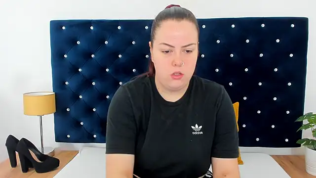 Snapshot of EvaLick chatting on 10/28/25, 06:39 EvaLick online show from 10/28/25, 06:39