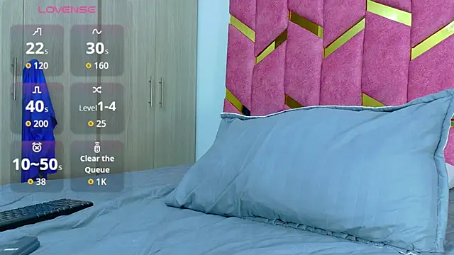 Snapshot of hornyhousekeeper_ chatting on 10/25/25, 03:18 hornyhousekeeper  online show from 10/25/25, 03:18