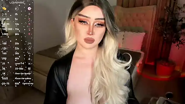 Snapshot of Miss_mariahmonroe chatting on 11/10/25, 10:58 Miss mariahmonroe online show from 11/10/25, 10:58