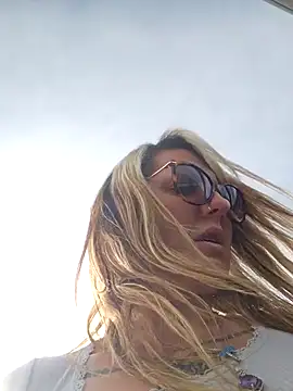 SheIsSomething online show from 01/31/25, 09:48