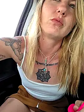 SheIsSomething online show from 04/20/26, 11:06