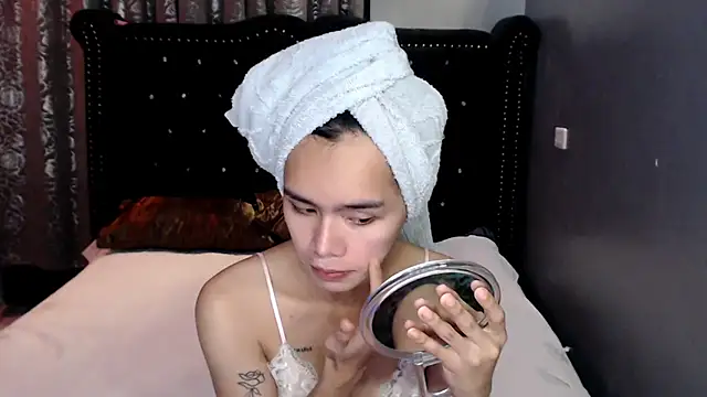 Snapshot of shecutie69 chatting on 09/19/25, 04:40 shecutie69 online show from 09/19/25, 04:40