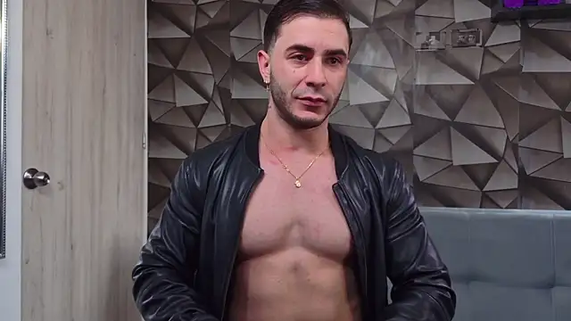 Latino stud4u online show from 04/24/26, 04:09