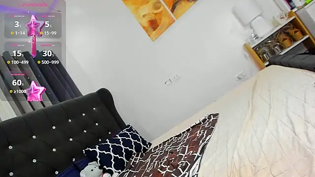 Divine   Eloeura online show from 02/25/25, 06:42