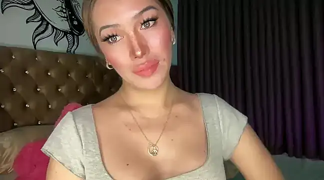 Snapshot of Jasmine_Elcock chatting on 12/19/24, 08:34 Jasmine Elcock online show from 12/19/24, 08:34