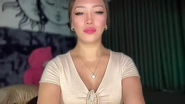 Snapshot of Jasmine_Elcock chatting on 02/18/25, 05:09 Jasmine Elcock online show from 02/18/25, 05:09