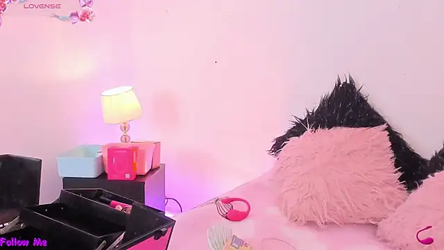 SophieRossi online show from 11/20/25, 04:23