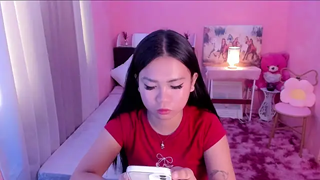 Snapshot of Vivorey_Leighn chatting on 12/04/24, 11:02 Vivorey Leighn online show from 12/04/24, 11:02