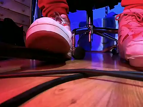 Snapshot of Alf0029 chatting on 10/24/25, 12:52 Alf0029 online show from 10/24/25, 12:52