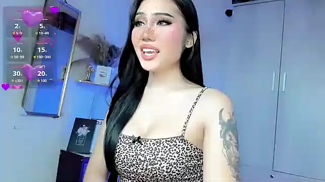 Icon1c LiLy online show from 10/05/25, 11:35