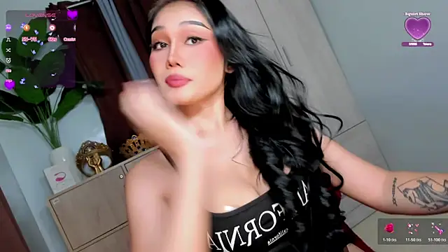 Snapshot of Icon1c_LiLy chatting on 06/01/26, 11:12 Icon1c LiLy online show from 06/01/26, 11:12
