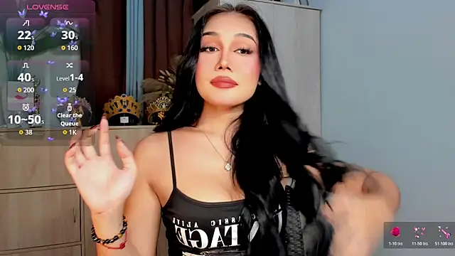 Snapshot of Icon1c_LiLy chatting on 06/19/26, 05:17 Icon1c LiLy online show from 06/19/26, 05:17