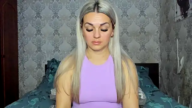 NicoletMoore online show from 01/13/25, 11:27