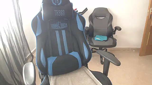 LARACRUZ30 online show from 03/29/26, 07:19