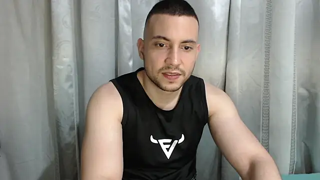 Snapshot of Armando_2002 chatting on 05/19/26, 03:02 Armando 2002 online show from 05/19/26, 03:02