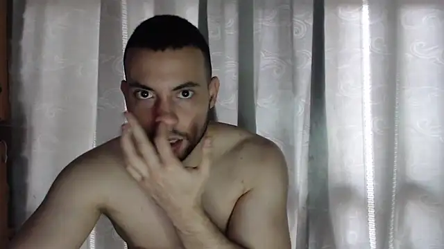 Snapshot of Armando_2002 chatting on 05/25/26, 04:57 Armando 2002 online show from 05/25/26, 04:57