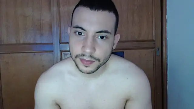 Snapshot of Armando_2002 chatting on 06/01/26, 04:41 Armando 2002 online show from 06/01/26, 04:41