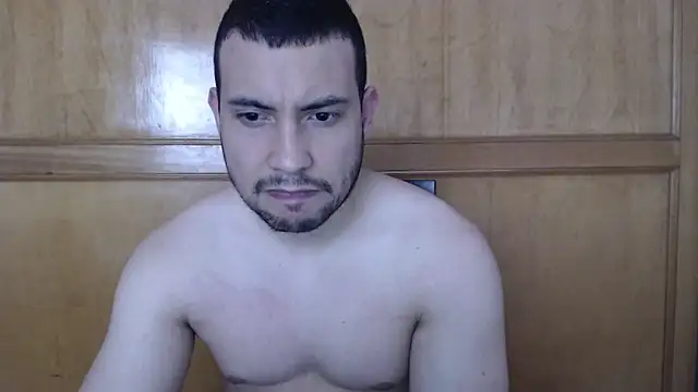 Snapshot of Armando_2002 chatting on 06/12/26, 05:56 Armando 2002 online show from 06/12/26, 05:56