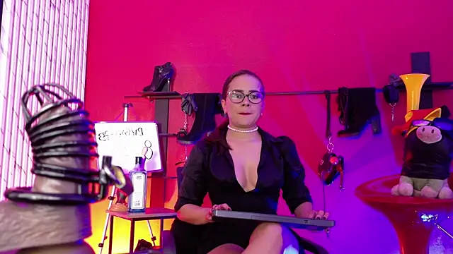 MistressSlut1 online show from 07/06/26, 11:29
